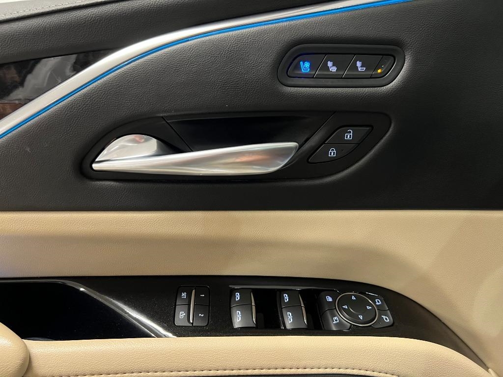 Cadillac Escalade Premium Luxury AWD 2021