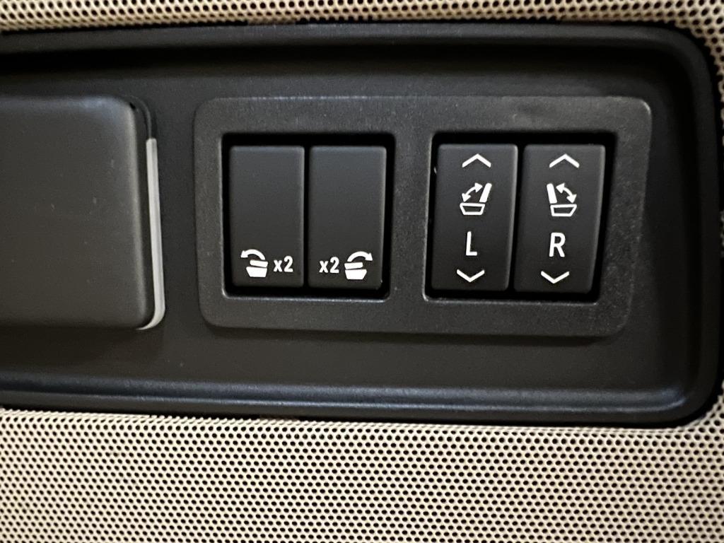 Cadillac Escalade Premium Luxury AWD 2021