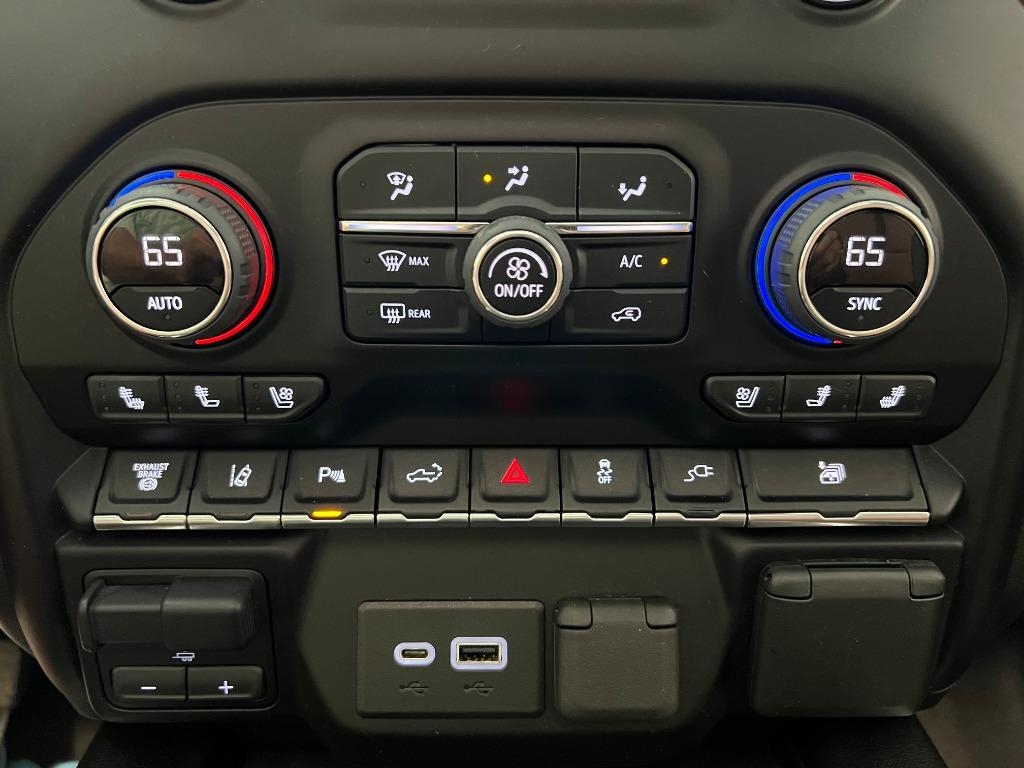 Chevrolet Silverado 2500HD High Country Crew Cab Long Box 4WD 2022