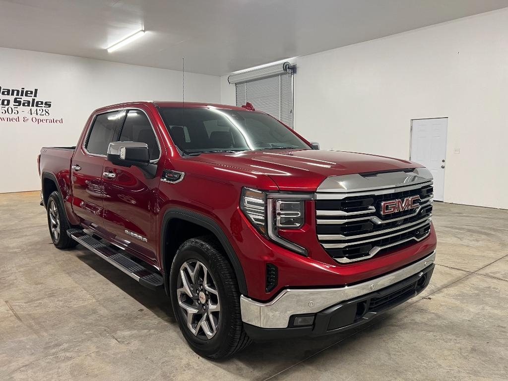 GMC Sierra 1500 SLT Crew Cab 4WD 2023