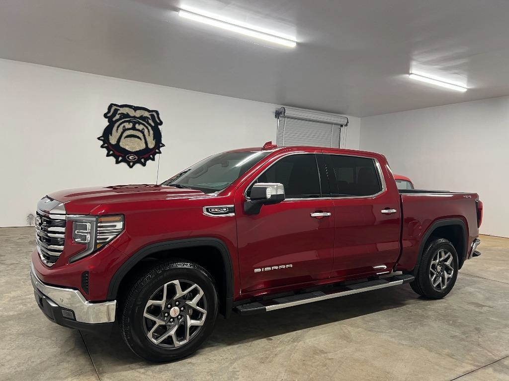 GMC Sierra 1500 SLT Crew Cab 4WD 2023