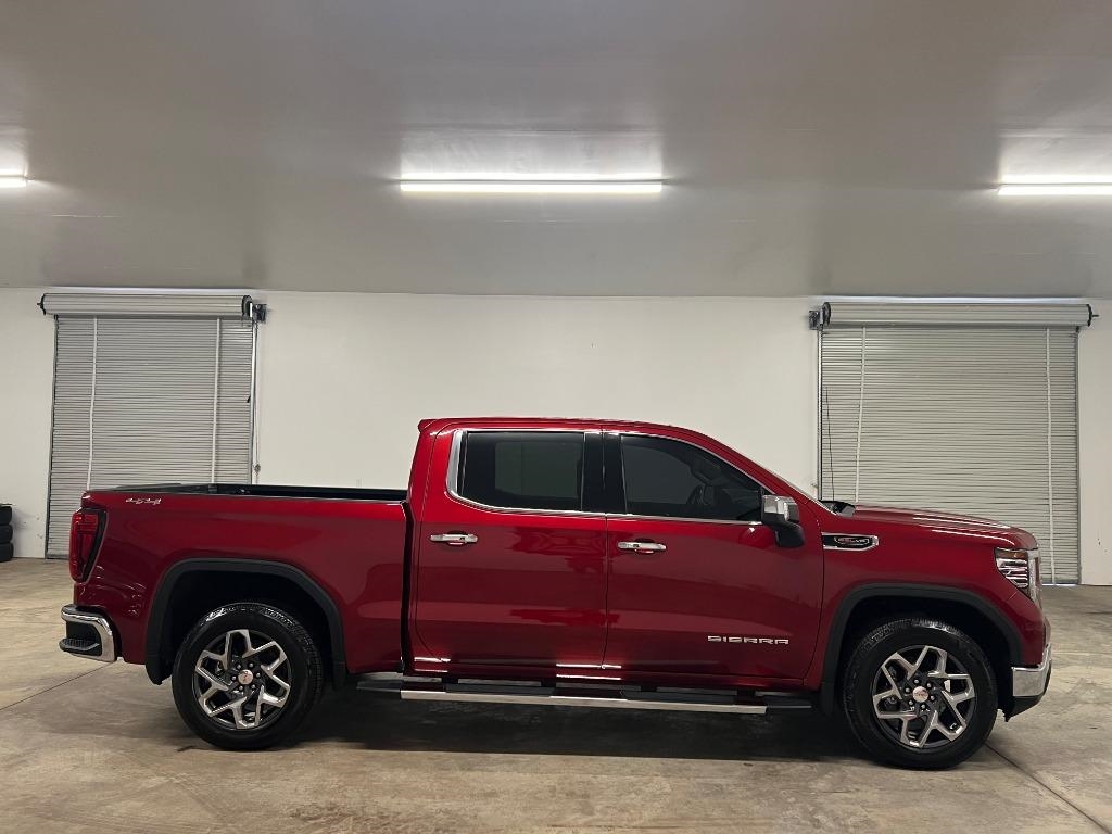 GMC Sierra 1500 SLT Crew Cab 4WD 2023