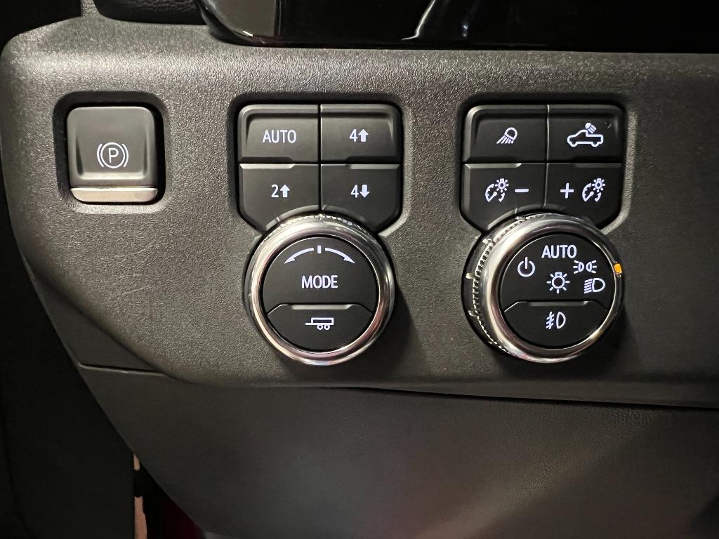 GMC Sierra 1500 SLT Crew Cab 4WD 2023