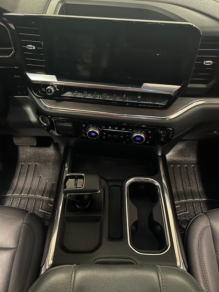 GMC Sierra 1500 SLT Crew Cab 4WD 2023