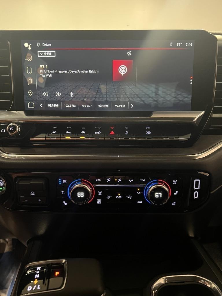 GMC Sierra 1500 SLT Crew Cab 4WD 2023