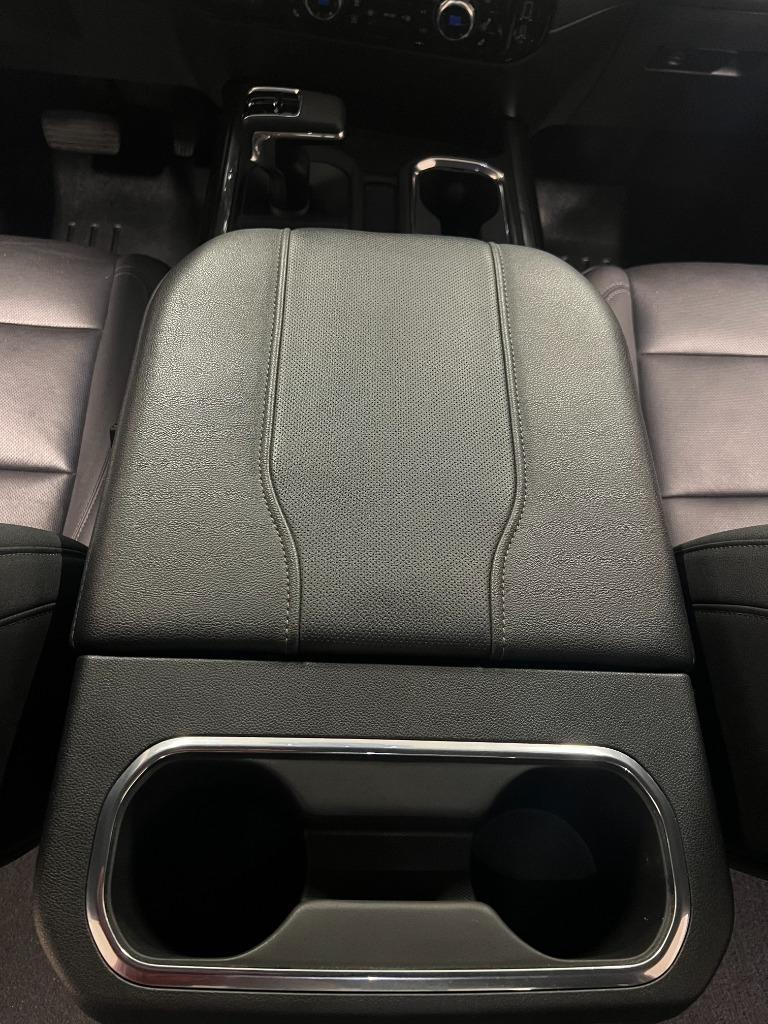 GMC Sierra 1500 SLT Crew Cab 4WD 2023