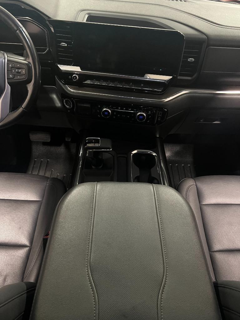 GMC Sierra 1500 SLT Crew Cab 4WD 2023