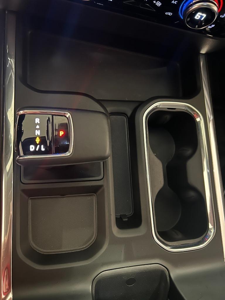 GMC Sierra 1500 SLT Crew Cab 4WD 2023