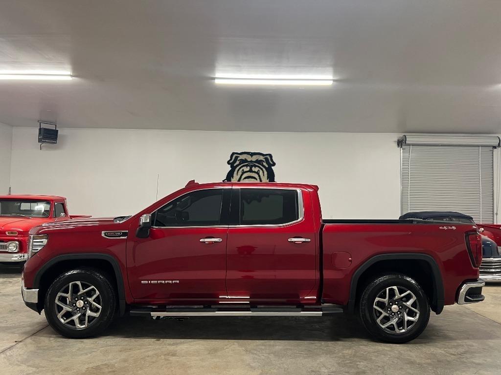 GMC Sierra 1500 SLT Crew Cab 4WD 2023