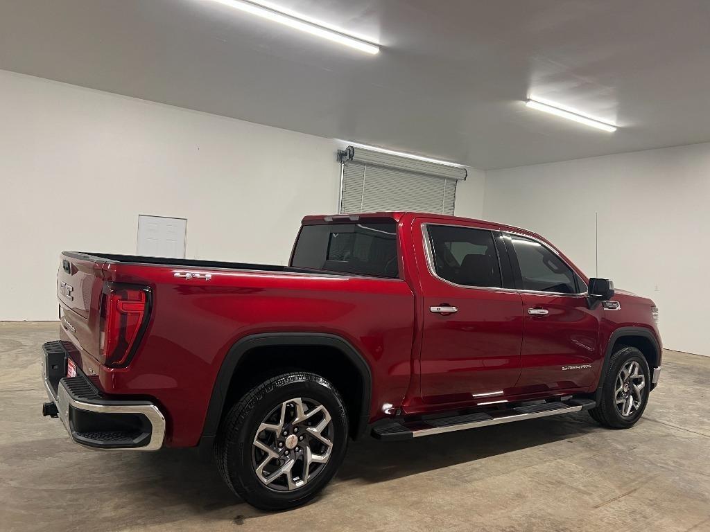 GMC Sierra 1500 SLT Crew Cab 4WD 2023