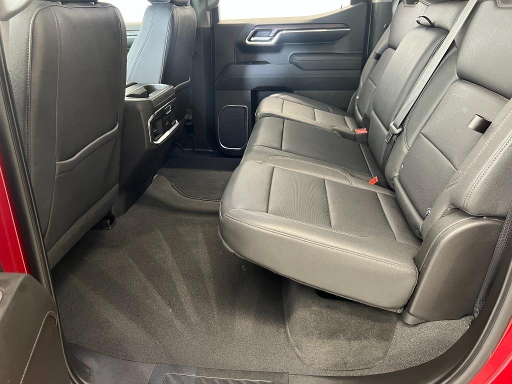 GMC Sierra 1500 SLT Crew Cab 4WD 2023