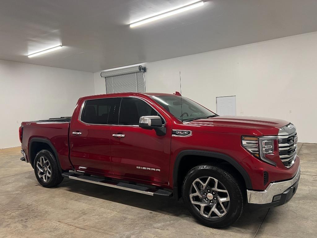 GMC Sierra 1500 SLT Crew Cab 4WD 2023