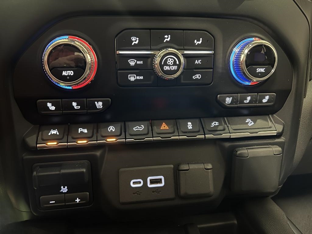 GMC Sierra 1500 AT4 Crew Cab Long Box 4WD 2019