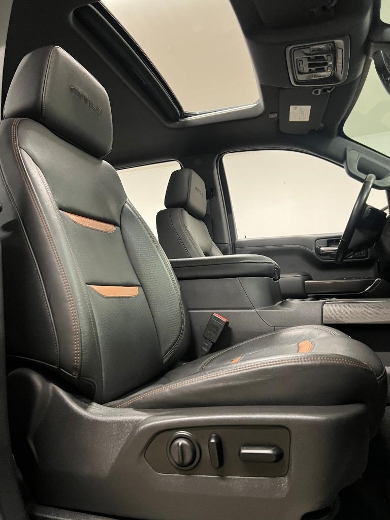 GMC Sierra 1500 AT4 Crew Cab Long Box 4WD 2019