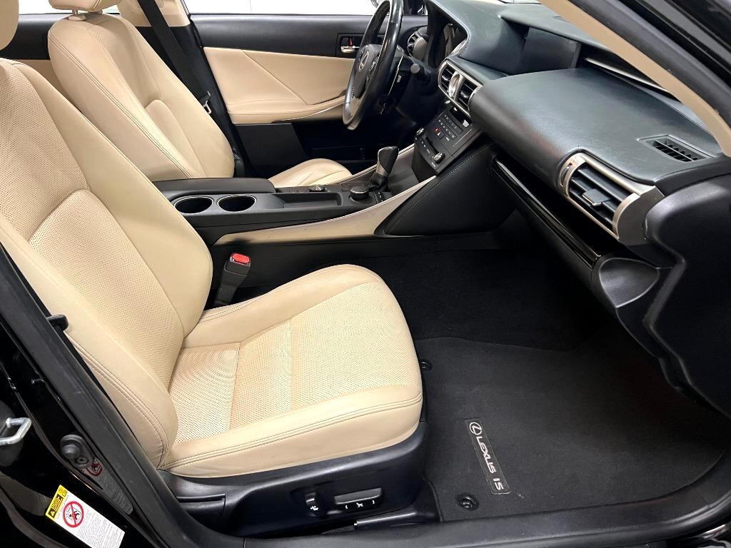 Lexus IS 250 RWD 2015