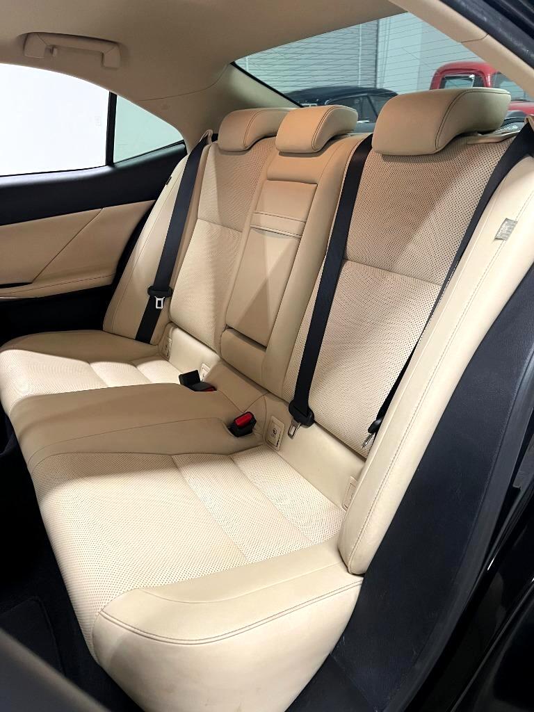 Lexus IS 250 RWD 2015