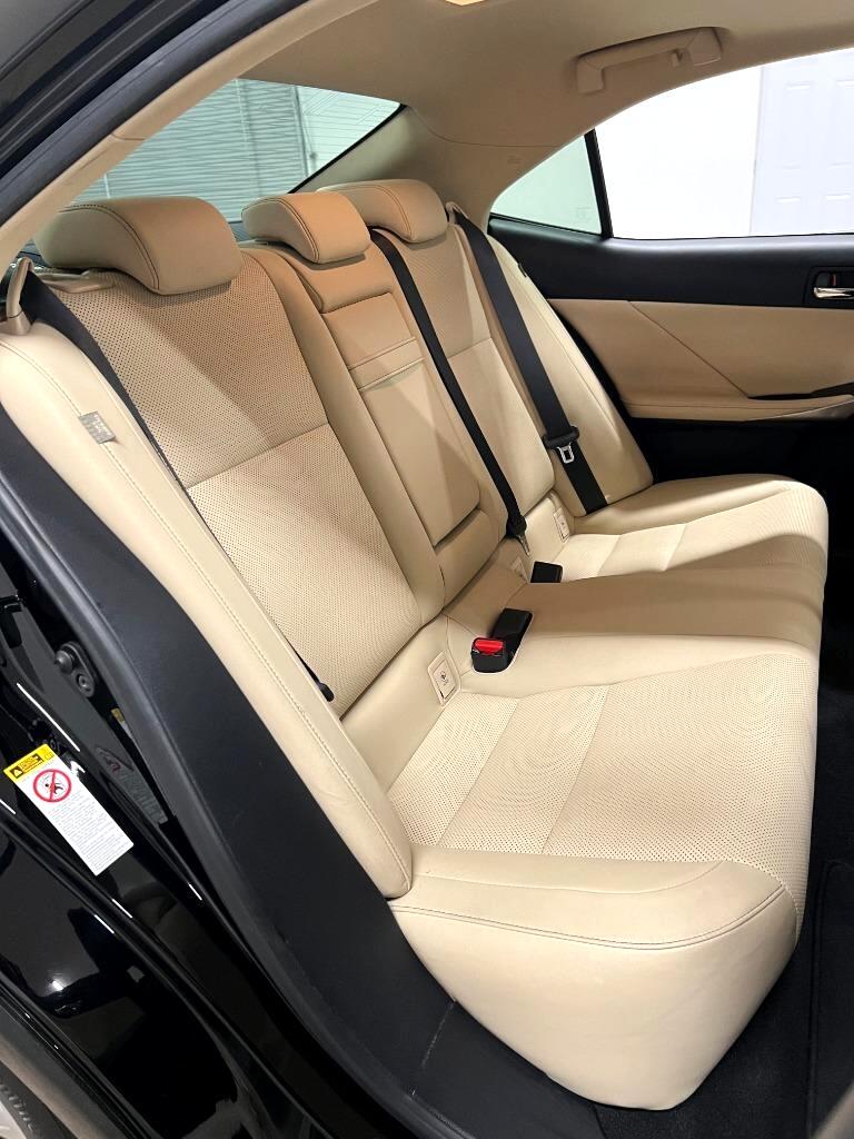 Lexus IS 250 RWD 2015