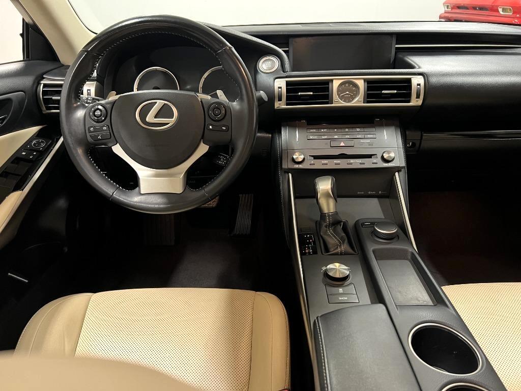 Lexus IS 250 RWD 2015