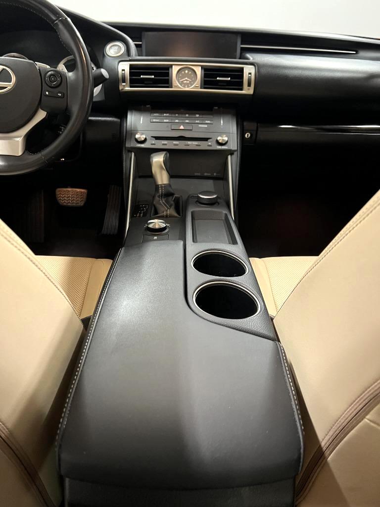 Lexus IS 250 RWD 2015