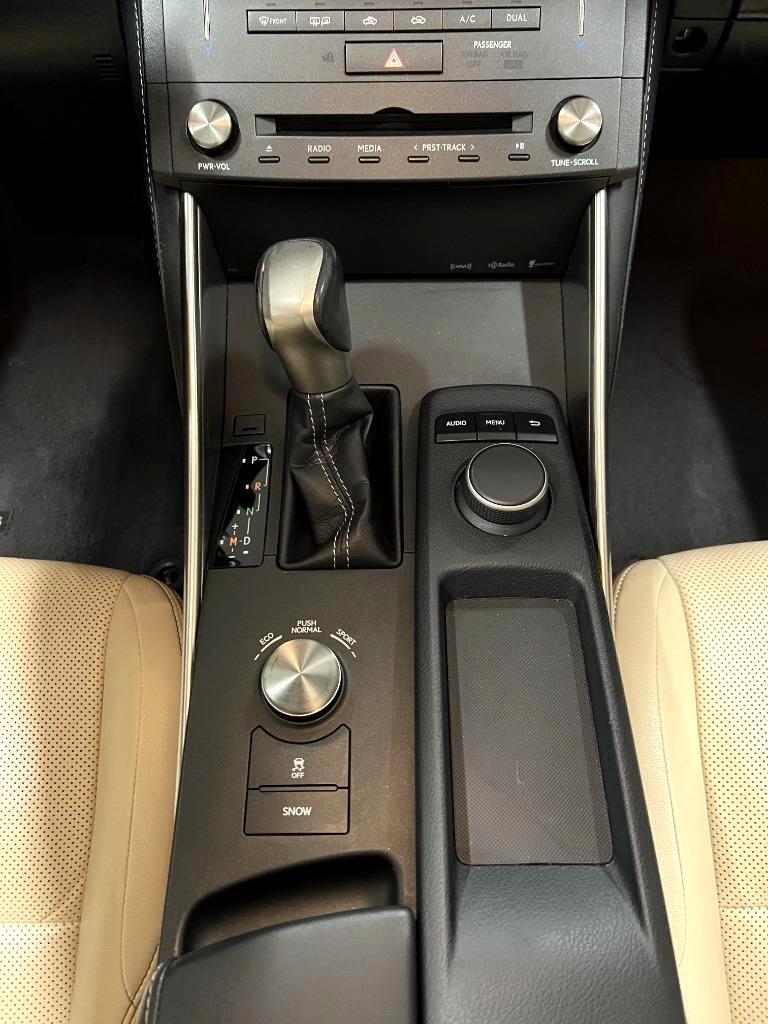 Lexus IS 250 RWD 2015