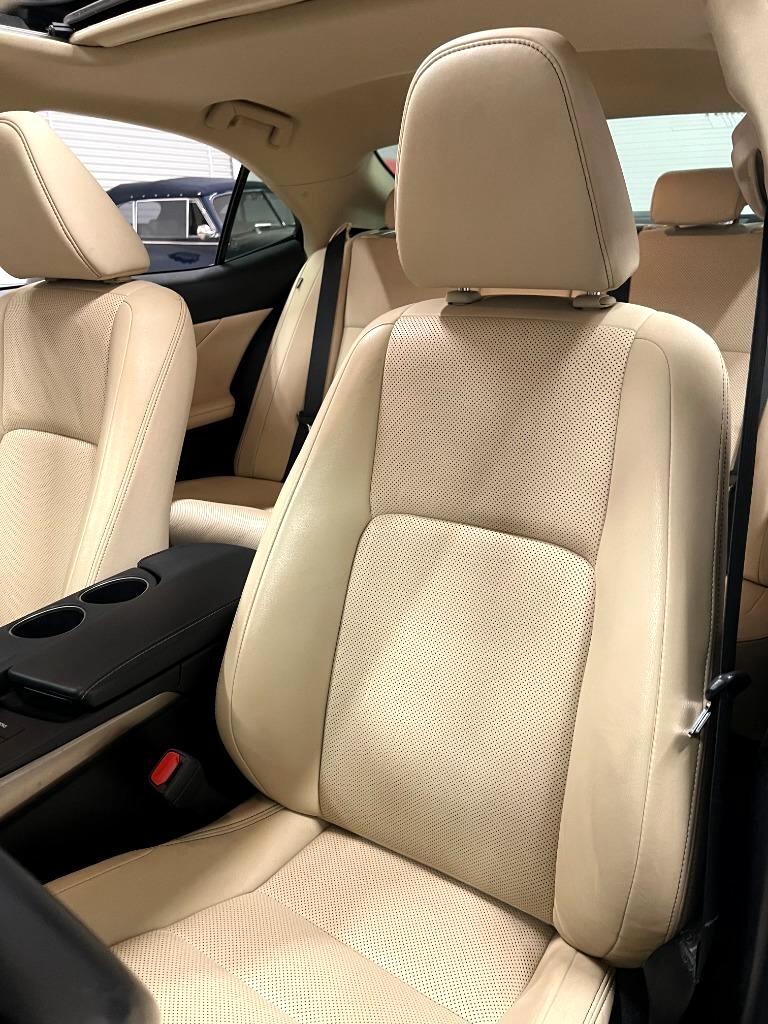 Lexus IS 250 RWD 2015