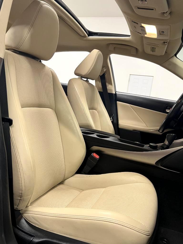 Lexus IS 250 RWD 2015