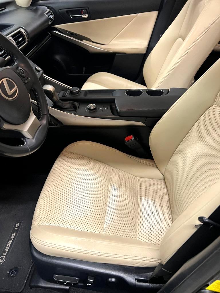 Lexus IS 250 RWD 2015