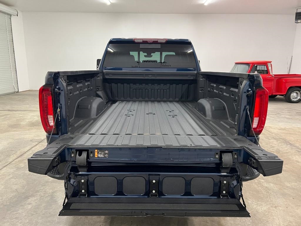 GMC Sierra 2500HD Denali Crew Cab 4WD SB 2022