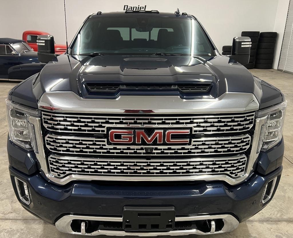 GMC Sierra 2500HD Denali Crew Cab 4WD SB 2022