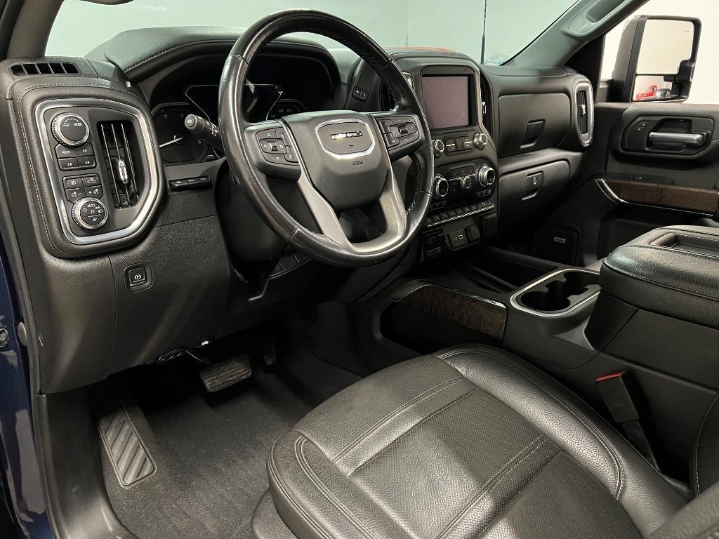 GMC Sierra 2500HD Denali Crew Cab 4WD SB 2022