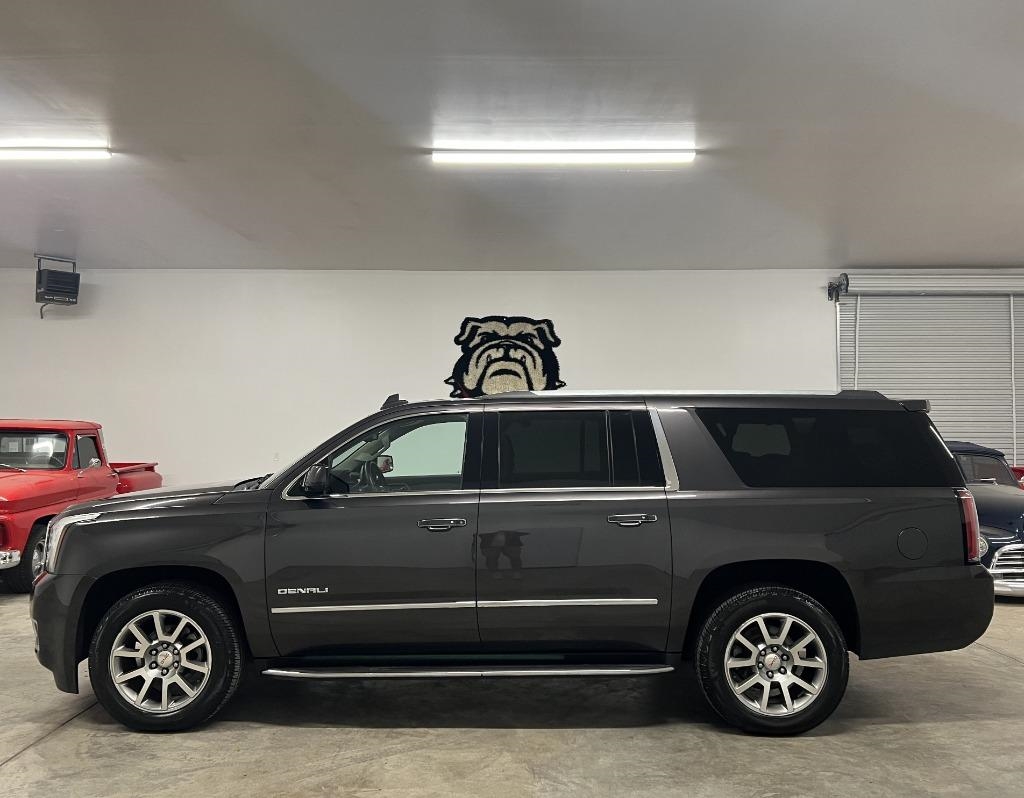GMC Yukon XL Denali 4WD 2018