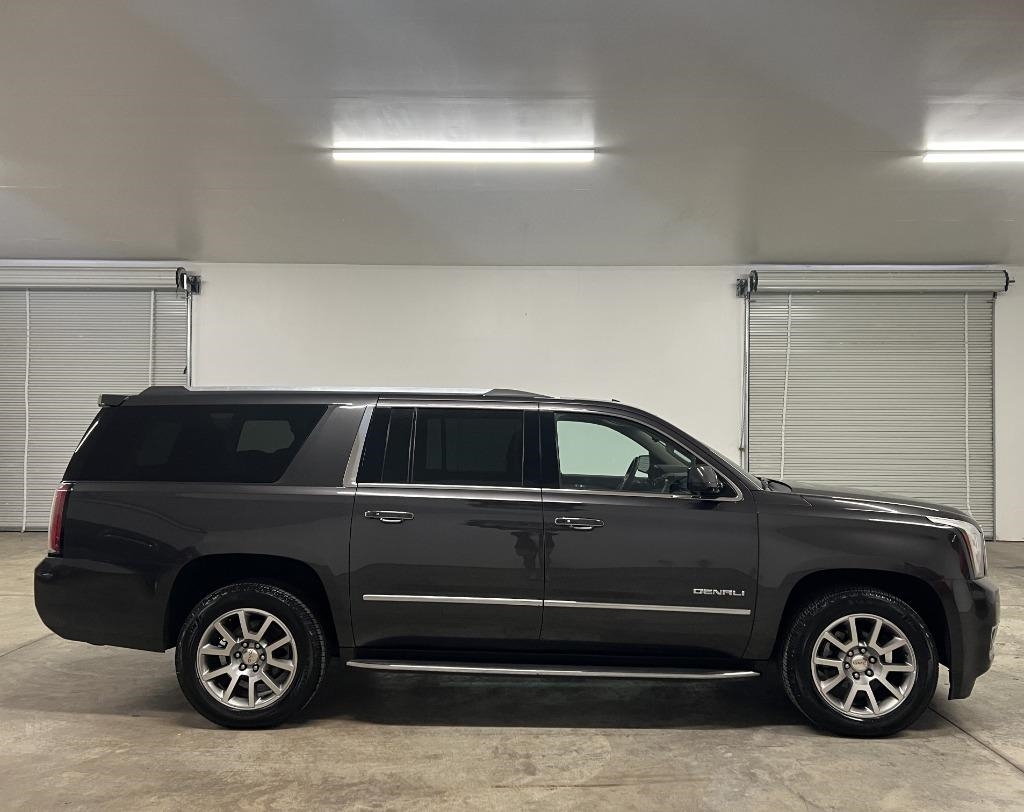 GMC Yukon XL Denali 4WD 2018