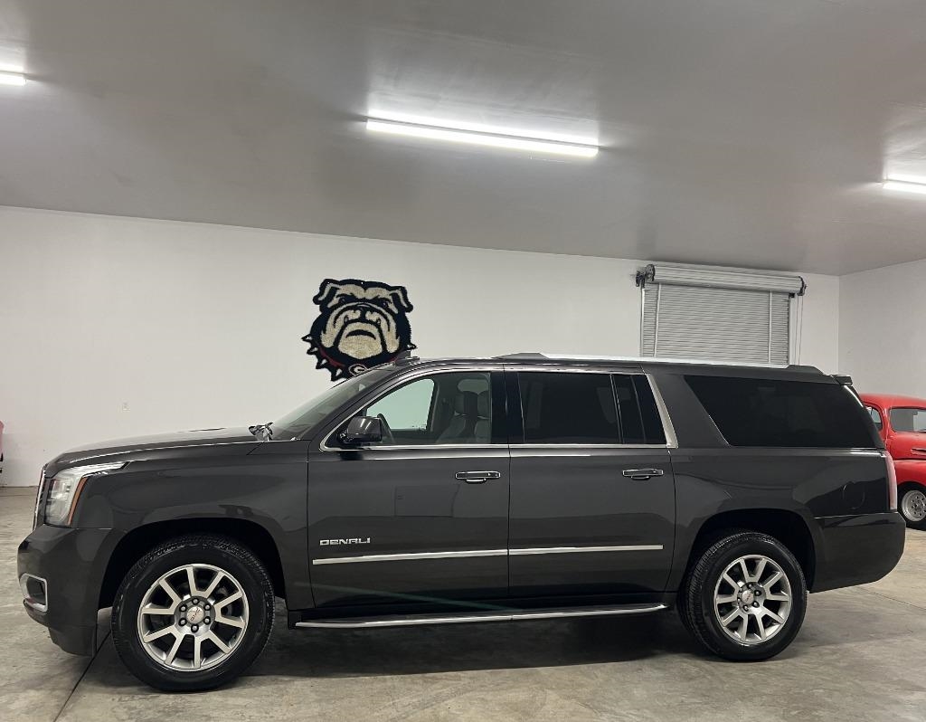 GMC Yukon XL Denali 4WD 2018