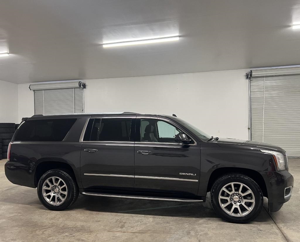 GMC Yukon XL Denali 4WD 2018