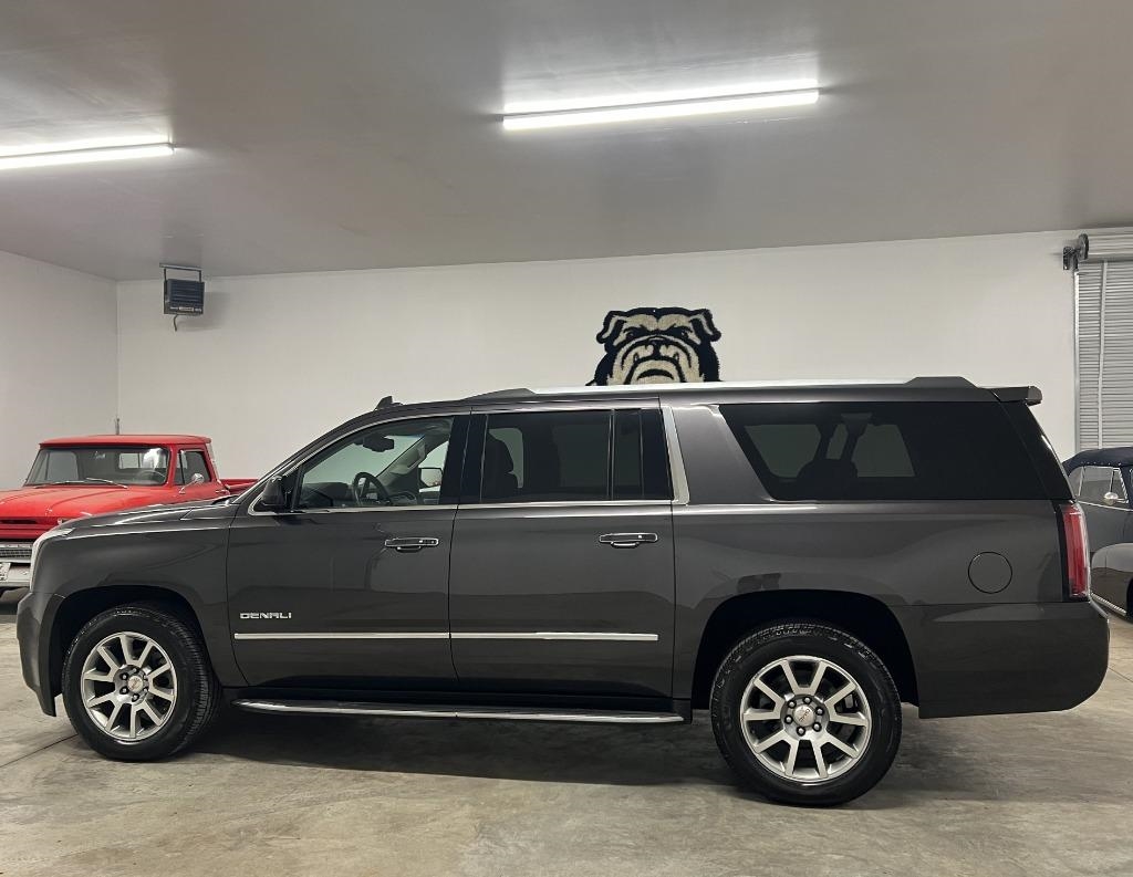 GMC Yukon XL Denali 4WD 2018