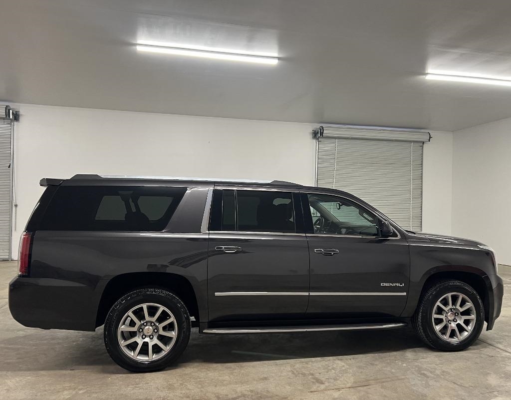 GMC Yukon XL Denali 4WD 2018