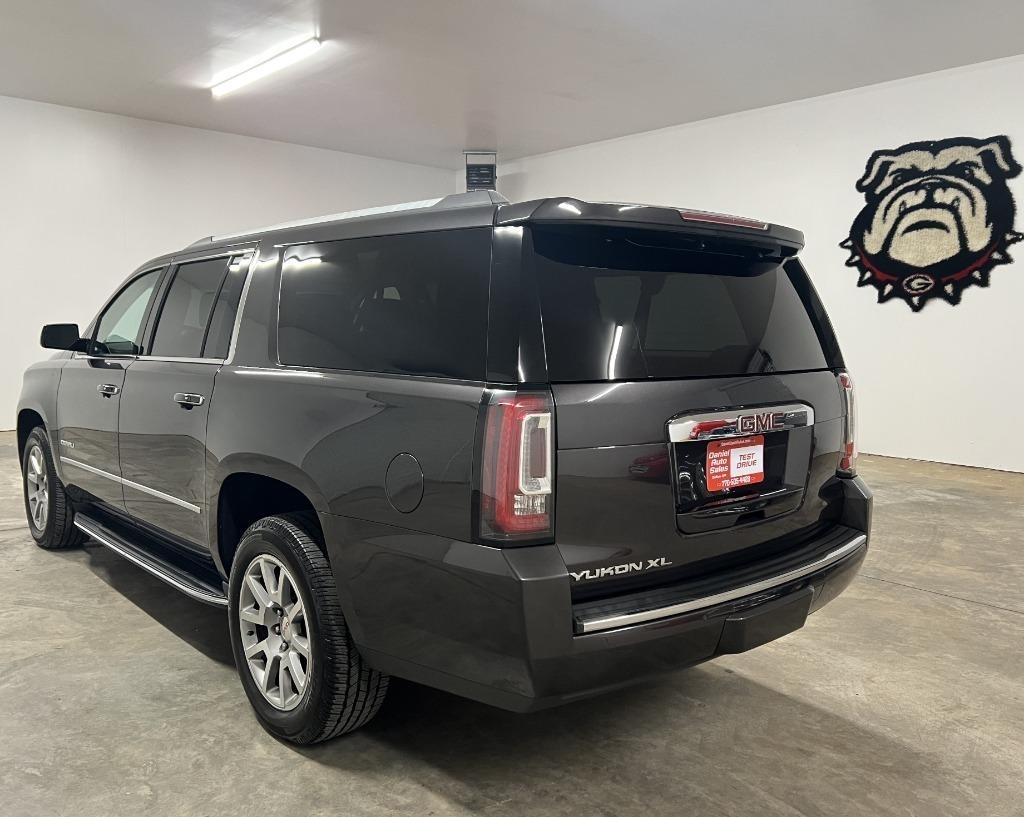 GMC Yukon XL Denali 4WD 2018