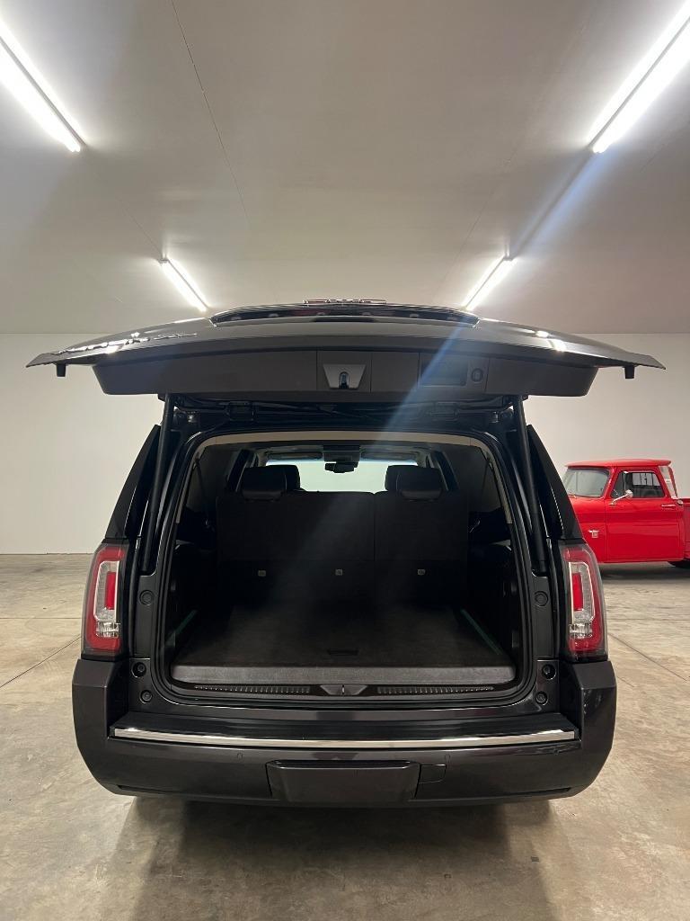 GMC Yukon XL Denali 4WD 2018