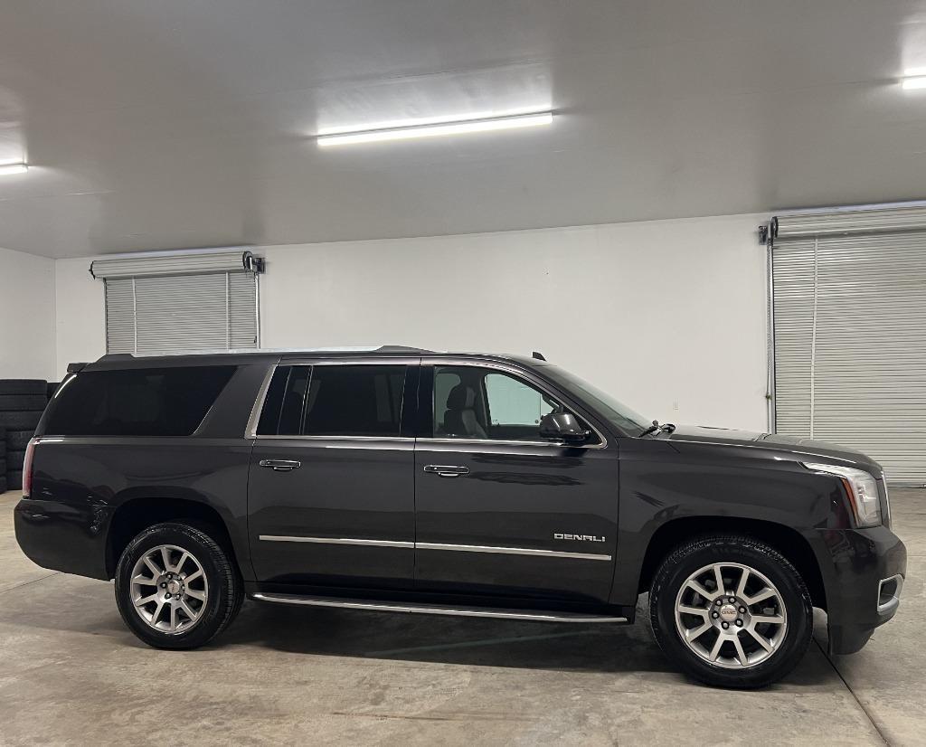 GMC Yukon XL Denali 4WD 2018
