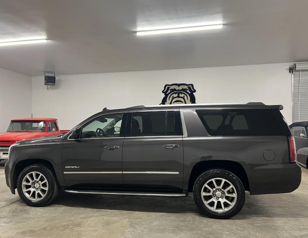 GMC Yukon XL Denali 4WD 2018