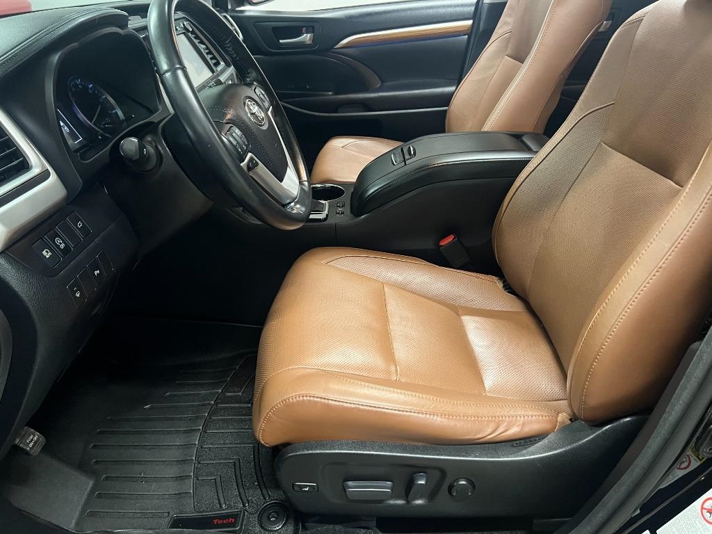 Toyota Highlander Limited FWD V6 2017