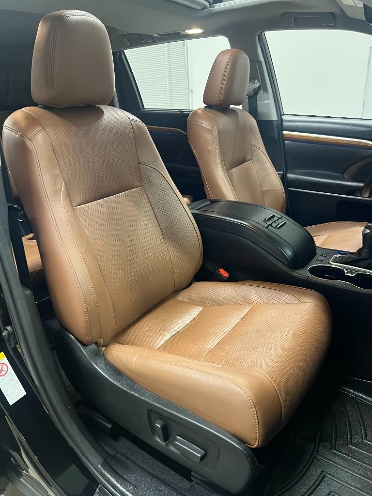 Toyota Highlander Limited FWD V6 2017