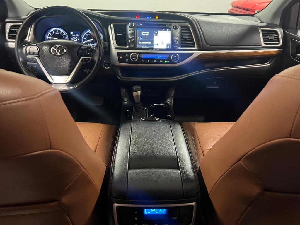 Toyota Highlander Limited FWD V6 2017