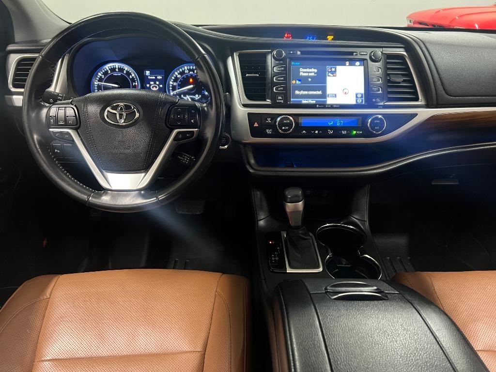 Toyota Highlander Limited FWD V6 2017