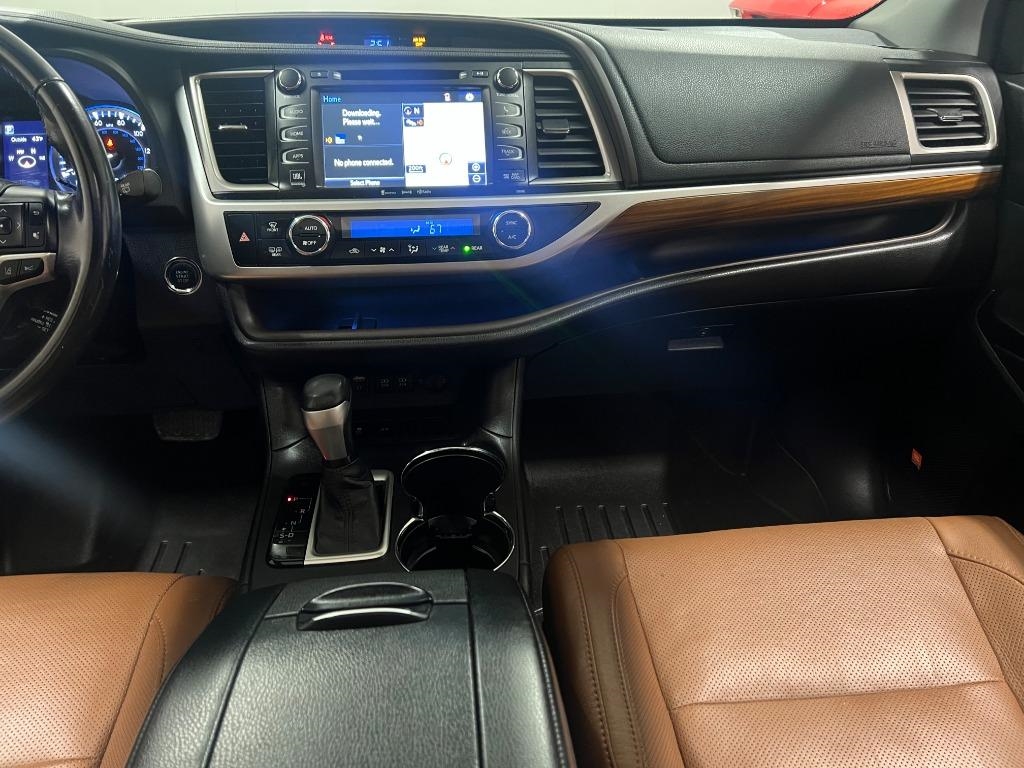 Toyota Highlander Limited FWD V6 2017