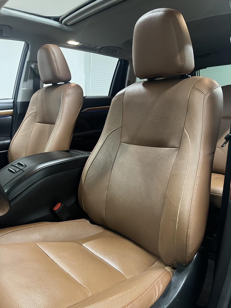 Toyota Highlander Limited FWD V6 2017