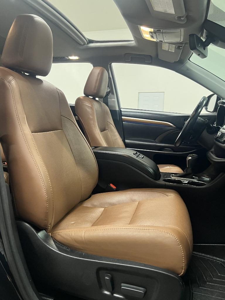 Toyota Highlander Limited FWD V6 2017