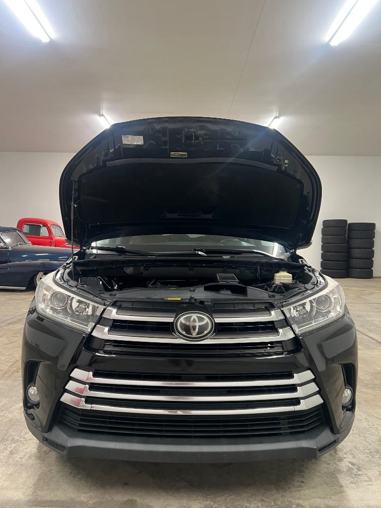 Toyota Highlander Limited FWD V6 2017