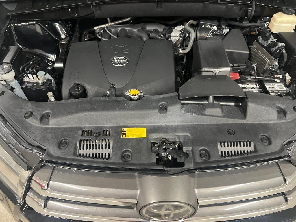 Toyota Highlander Limited FWD V6 2017