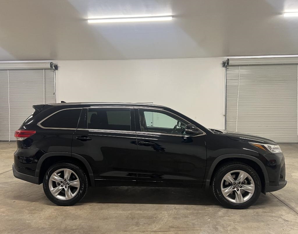 Toyota Highlander Limited FWD V6 2017